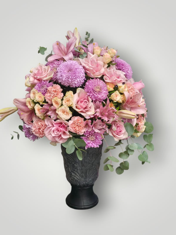  Bodrum Send Flowers - Black Vase Arrangement