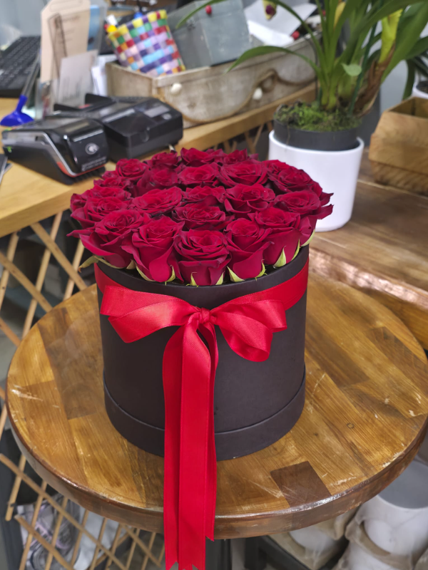  Bodrum Florists - 21 Premium Red Roses in a Box