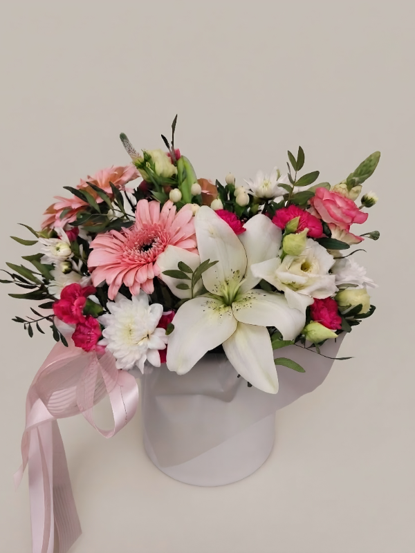 Bodrum Çiçek Siparişi - Kutuda Lilyum & Pembe Gerbera Aranjmanı