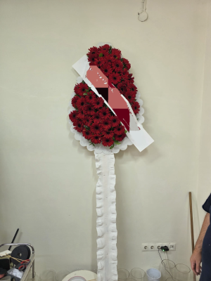  Bodrum Çiçek Gönder - Beyaz Gerbera Çelengi