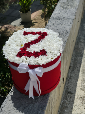  Bodrum Send Flowers - Red White Bouquet