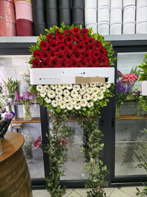  Bodrum Florists - Premium Red-White Wreath