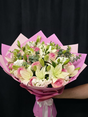  Bodrum Florists - Pink Gerbera Wreath